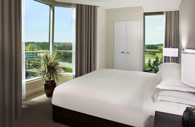 Hilton Toronto/Markham Suites Conference Centre & Spa