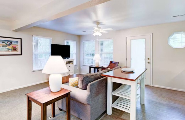 Hilton Vacation Club Beachwoods Kitty Hawk - 1 BR 1king /1queen Suite - Balcony