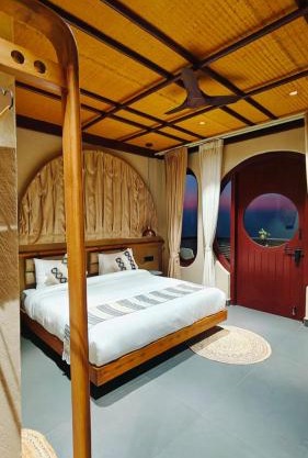 Himalayan Hobbit House