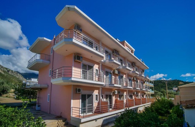 Himara Royal Hotel