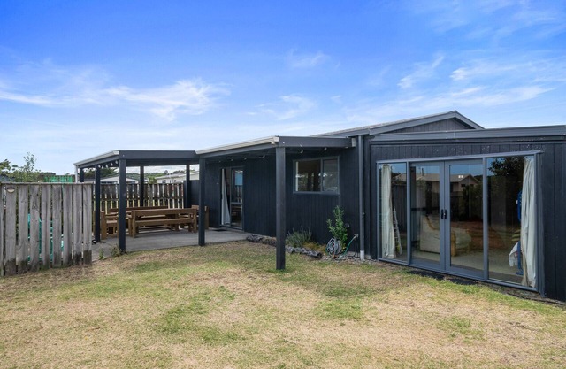 Himatangi Kiwi Bach - Himatangi Beach Holiday Home