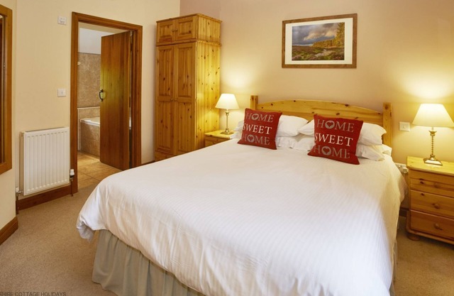 Hindburn Cottage - quaint cottage sleeping 2