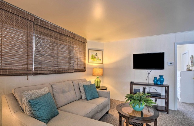 Hip Downtown Cottage - A pie de playa, muelle, restaurantes