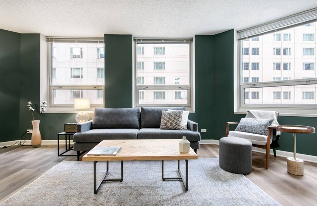 Hip River North 1BR w/ Gym, W/D, near Magnificent Mile, by Blueground