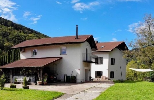 Hisa Pelance, 5 bedroom house on top location