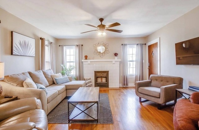 Historic 1929 2-bedroom 2 bathroom home walking distance from Texas Tech!