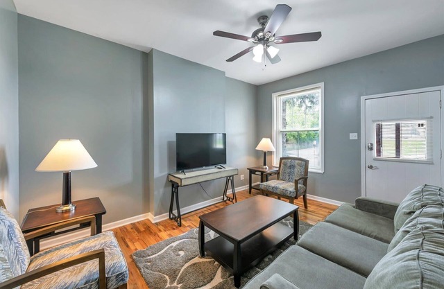 Historic 1st FL Tower Grove Unit STL 1E