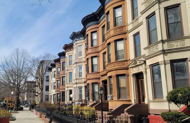 Historic 2-bedroom Brooklyn Townhouse