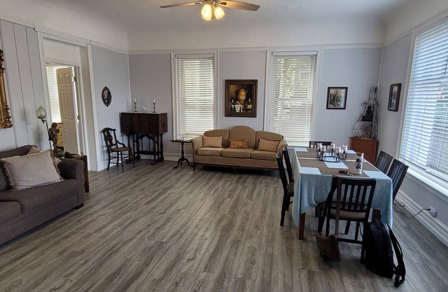 Historic 2 Br appt close to the river.