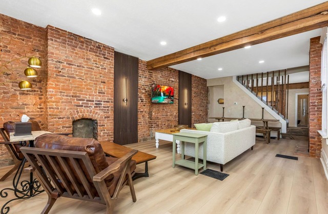 Historic 3BR+loft Home Between Franklin Park & East Market w/ Private Gate