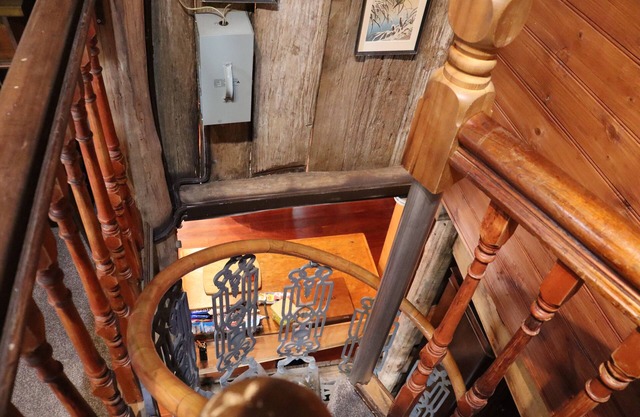 Historic barn in the heart of Wollombi village, close to function venues.