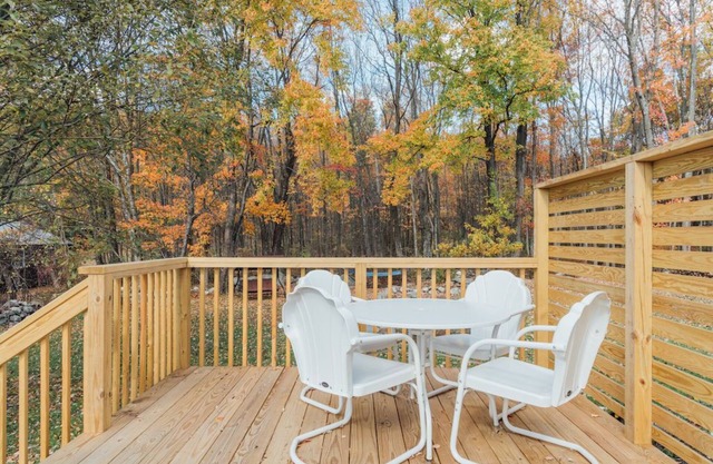 Historic Carriage House | Garden, Fire Pit, Sauna