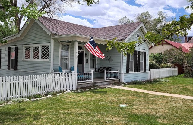 Victorian Cottage: The Perfect Rocky Mountain Location - Licencia de alquiler # 0352