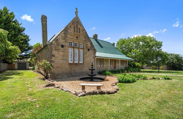 Historic Court House and Gardens