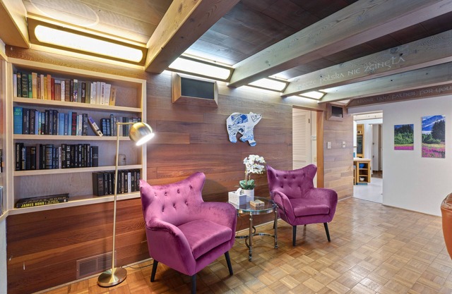 Historic Custom Mural Home in Heart of Anchorage