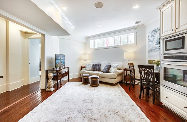Historic District: Pet Friendly 2BR/2BA Near Battery w/ Parking