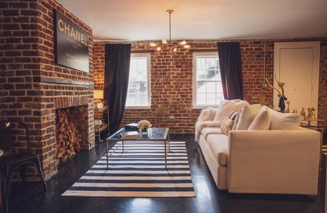 Historic Downtown Chic - Award Winning Renovation in Enchanting Savannah