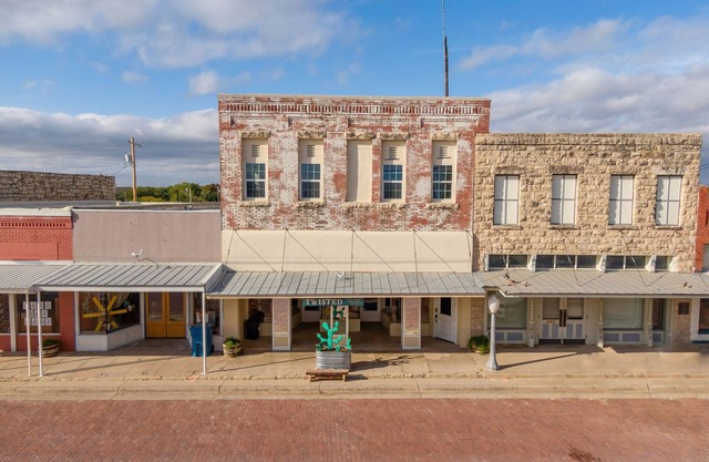 Historic Downtown Loft “B” in Miles, TX