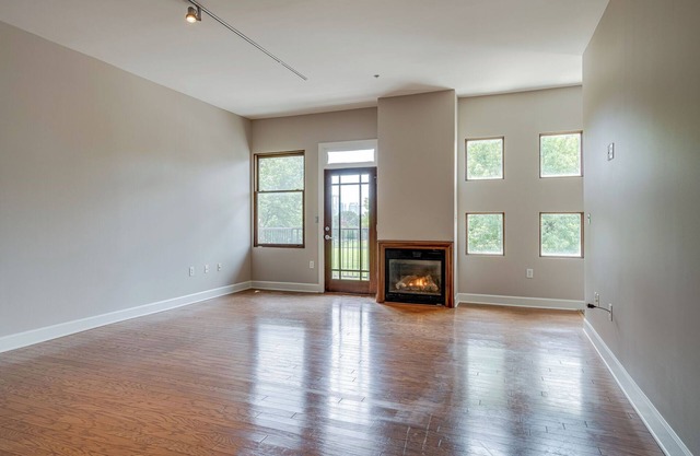 Historic Edgefield 2bd 2ba Loft