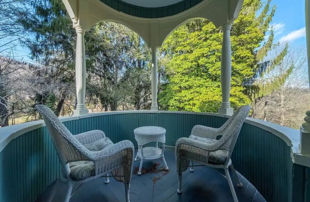 Historic Engadine House with 6 Suites