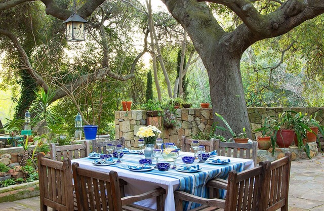 Historic Glamours Retreat in the Woods with Swimming Pond