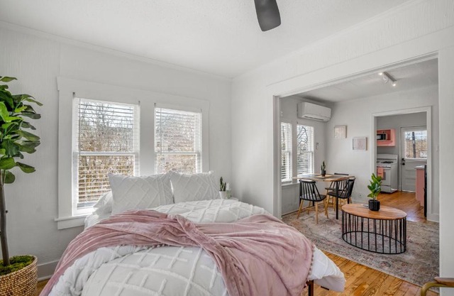 Historic Heights Boss Babe Bungalow