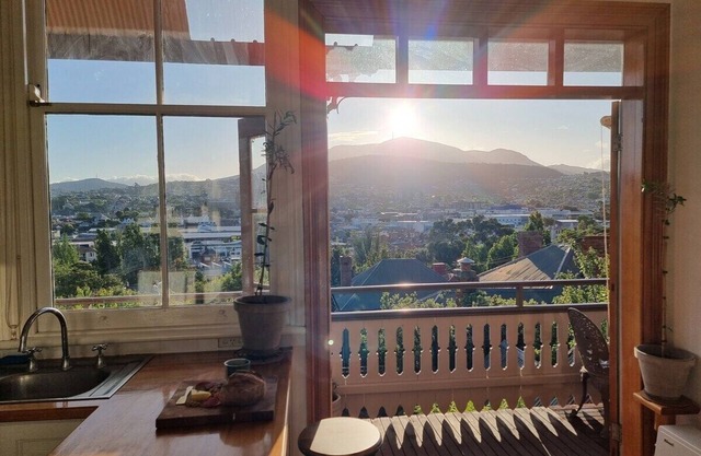 Historic Home with Views. Close to City Sleeps 6