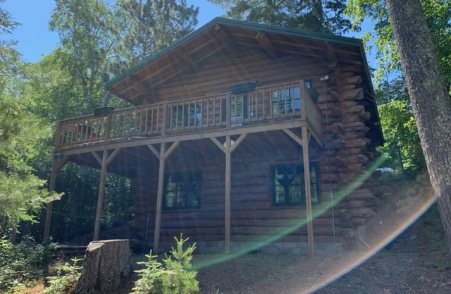 Historic Lake Vermilion Log Cabin - A Great Outdoors Getaway!