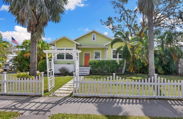 Historic Laurel Park Home with Retro Guest Cottage