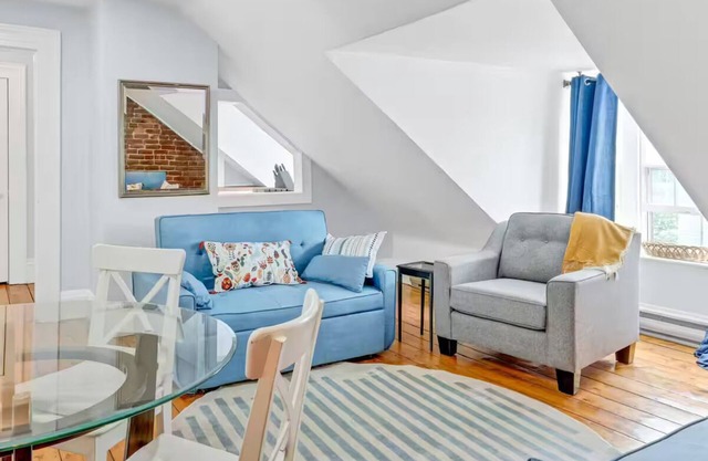 Historic Loft Best DT Location. Unit 3 5139