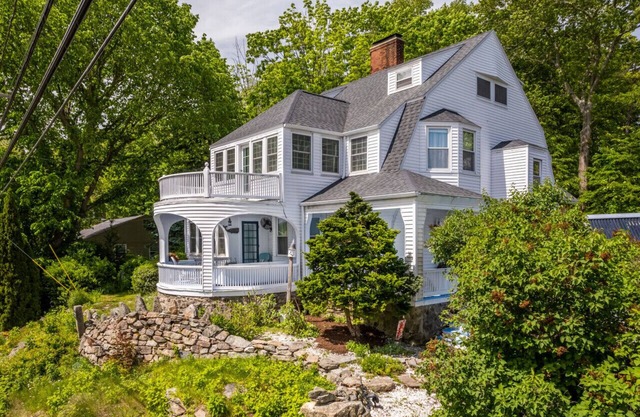 Historic Luxury in the Heart of York Harbor