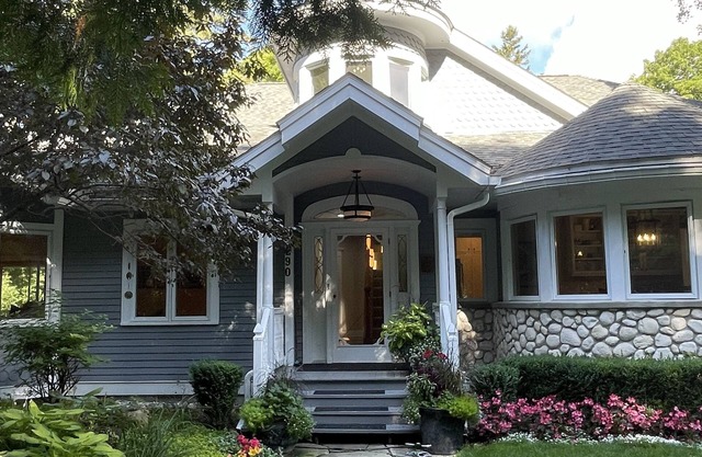 Historic Mackinac Island Cottage