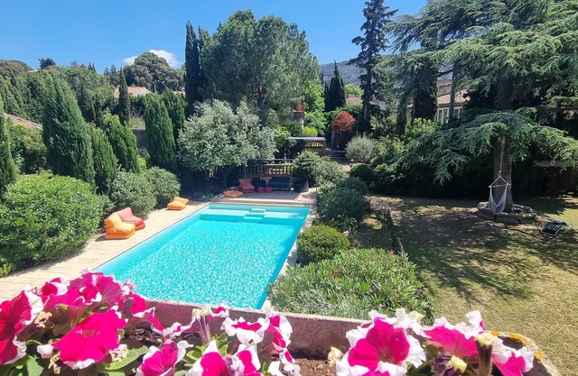 Historic maison de maître 3 bedroom apt with AC in Barbaira close to Carcassonne