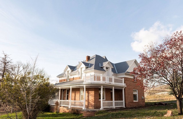 Historic Mini-Mansion 💖 Incredible Views 💖 Starlink WiFi