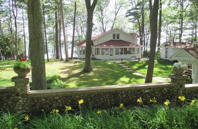 Histórico Platte Lake Home, 205 pies frente al lago, a 2 millas de Sleeping Bear Dune