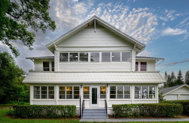 Historic, private, updated, 5 Bedroom Plantation Home, lake, fishing, leasure