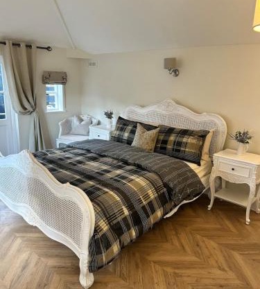 Historic Retreat Near To Mersea Island