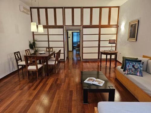 HISTORIC TOWN HOUSE Apartment