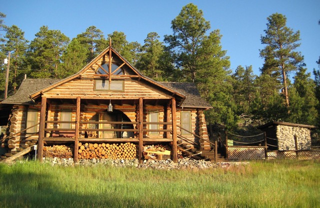 Cabaña de troncos histórica única de 1890 en el lago Ferry Lake