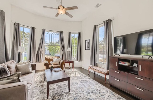 Historic Victorian 2 Mins from the Pearl District