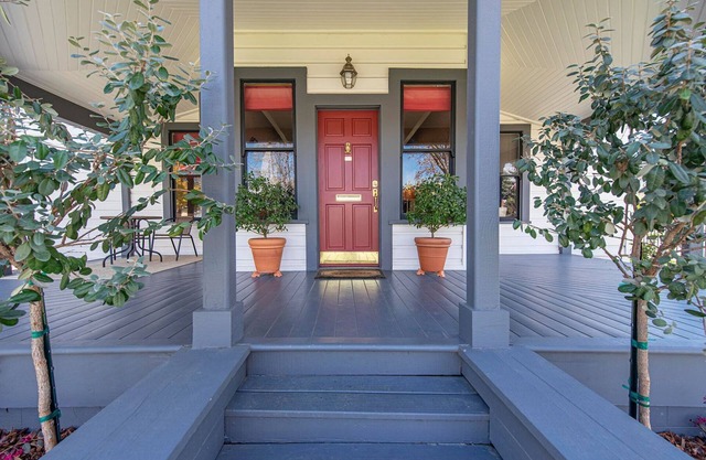 Historic Visalia 3br/2ba - Walk to Downtown