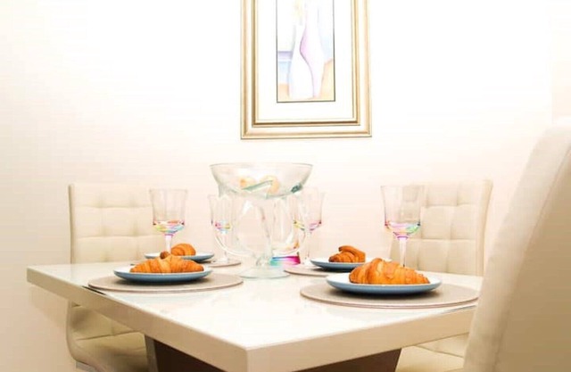 HLA KING COURT APARTMENT 2