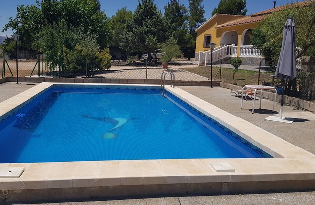 Casa con piscina, barbacoa y jardín privado, de uso exclusivo del inquilino.