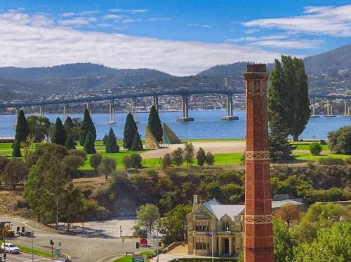 Hobart CBD Premium Apartment, 3 mins to waterfront