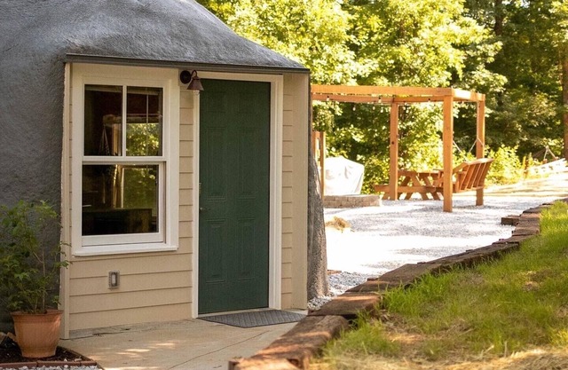Hobbit Hideaway - Do Something Different!