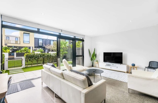 Hobsonville Point Enchanter with Parking and Wi-fi