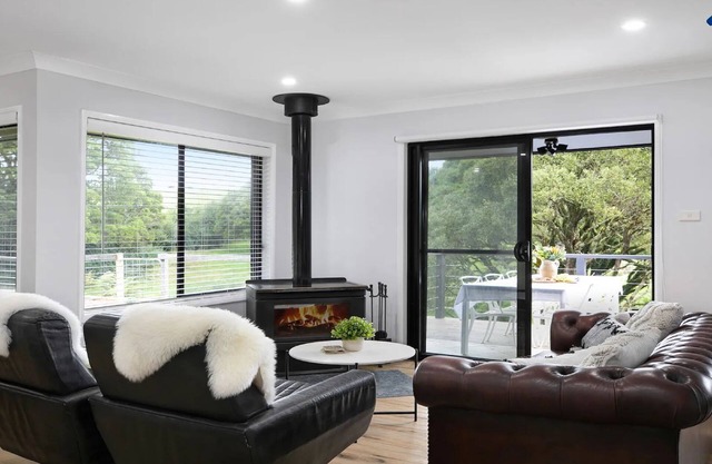 Hoddle Lane — Stay 5, Pay 4