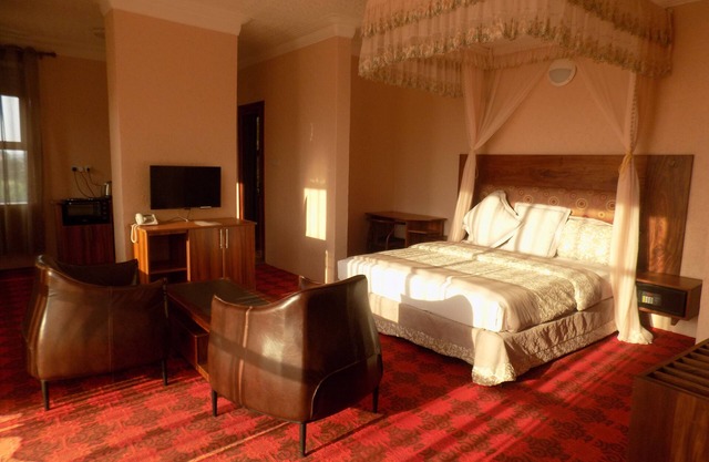 HOIMA BREEZE MOTEL