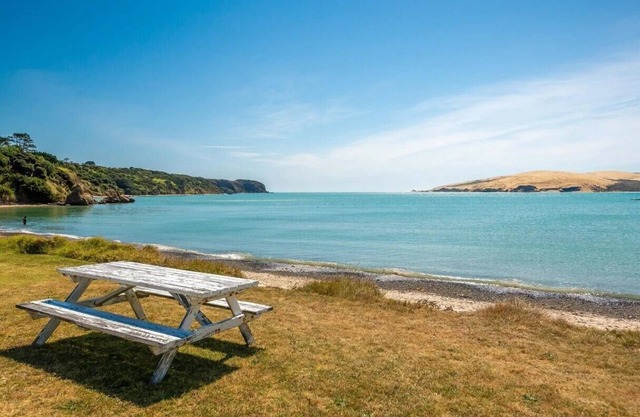 Hokianga Beach House-Family Friendly, on private beach!