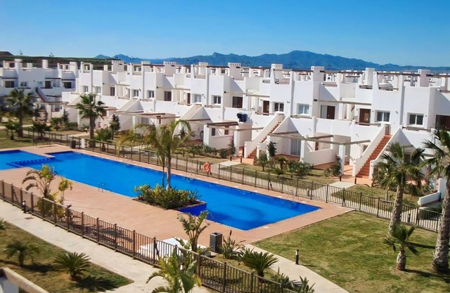 Hola, no reserve para 2025, ya no uso VRBO y no puedo cancelar mi cuenta.